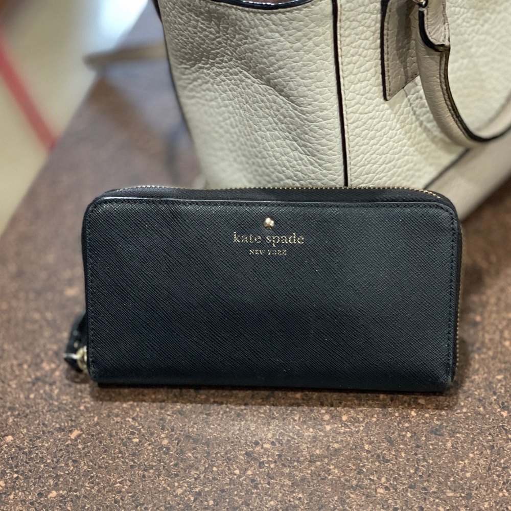 Kate Spade Wristlet Wallet